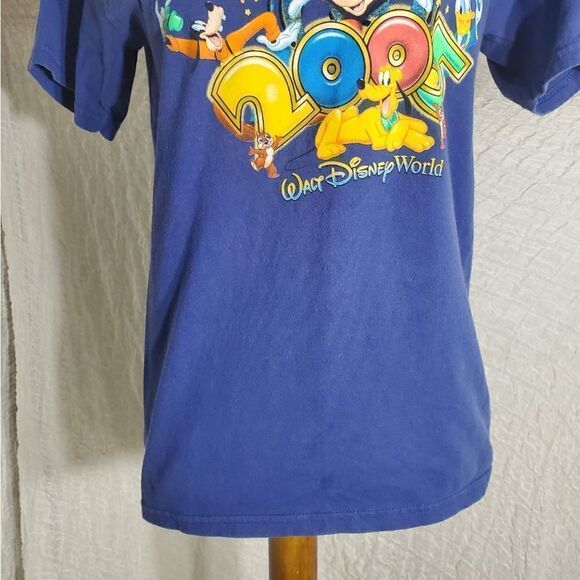 Disney 2005 Graphic T-Shirt Size - Picture 6 of 8